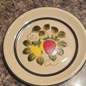 EUC Vtg. Strawberries 4112 2-7 Fruit Design Stoneware 12 1/2" Dia. Serving Plate